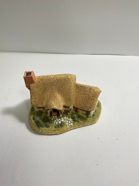 Vintage David Winter Rose Cottage Figurine 1980 - Hand Painted Great Britain