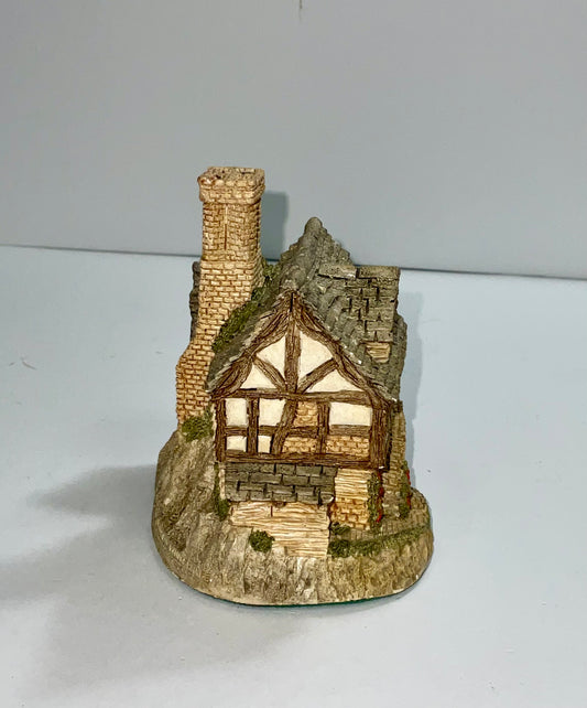 David Winter Bakehouse Collectible Miniature Cottage