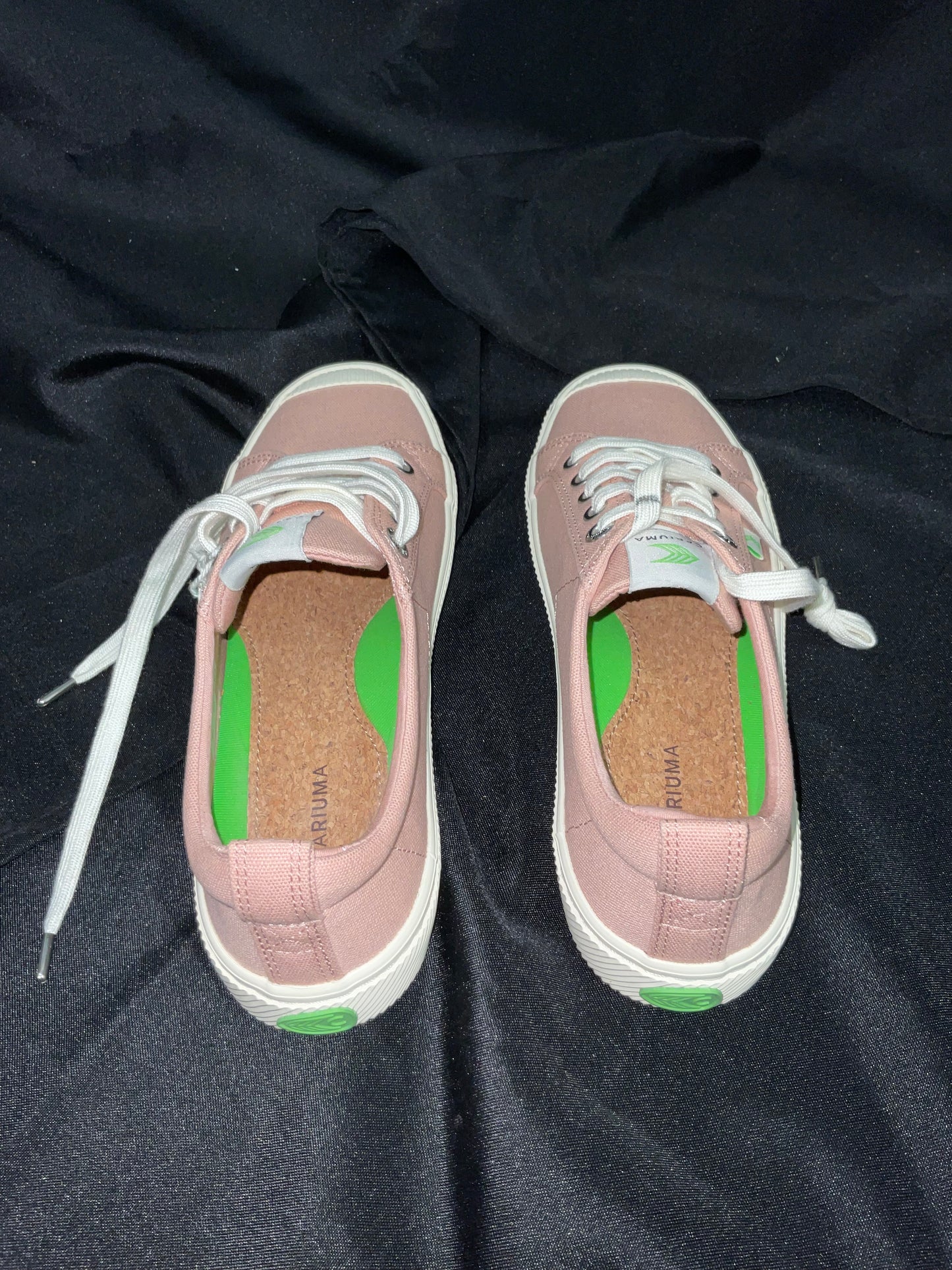 Cariuma Rose Pink Low Top Women's Size 8.5 Canvas Lace Up Cap Toe Sneakers Shoes Brand New