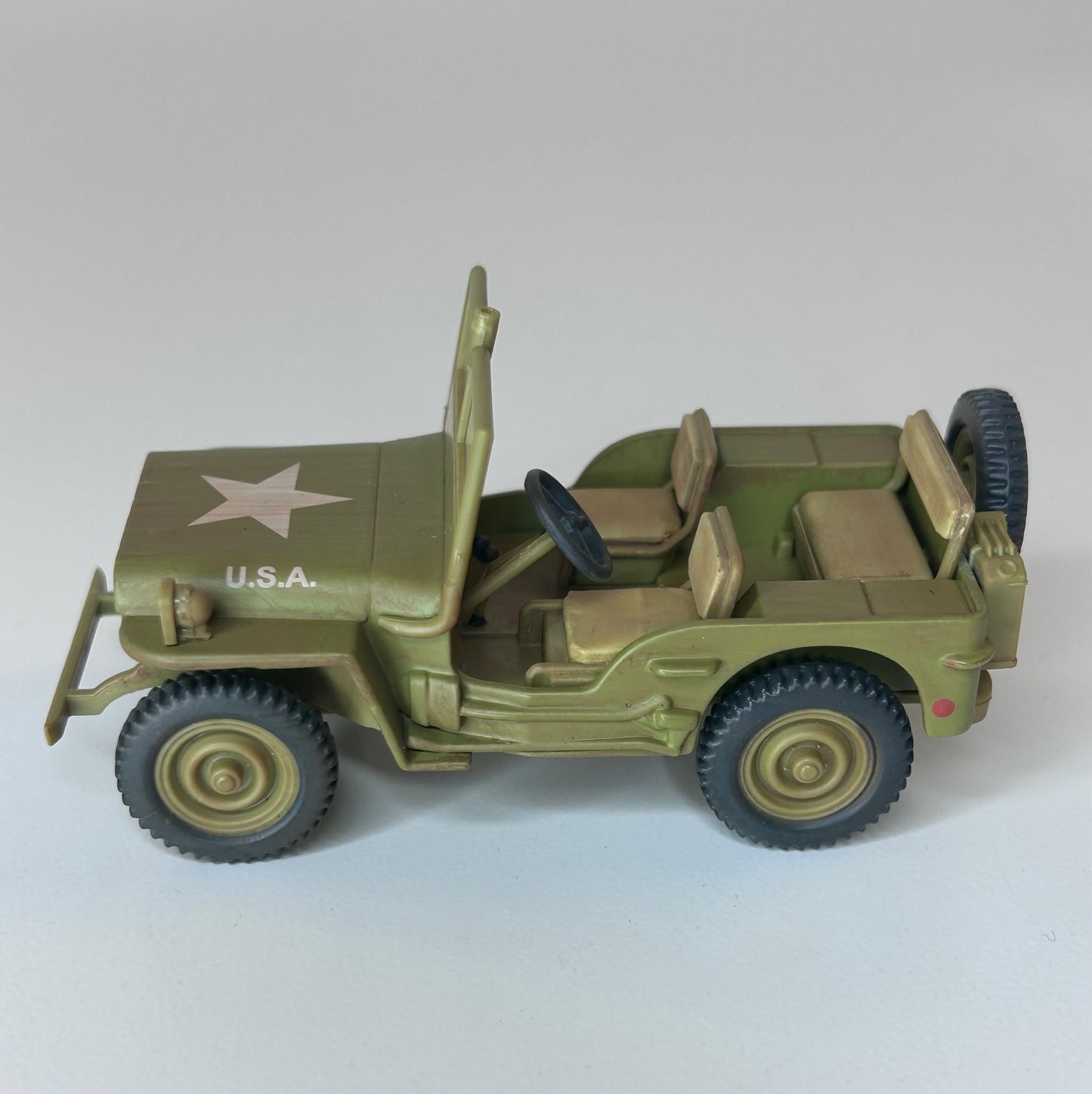 Hallmark Keepsake 1943 Ford GPW Jeep Ornament 2012 New in Box