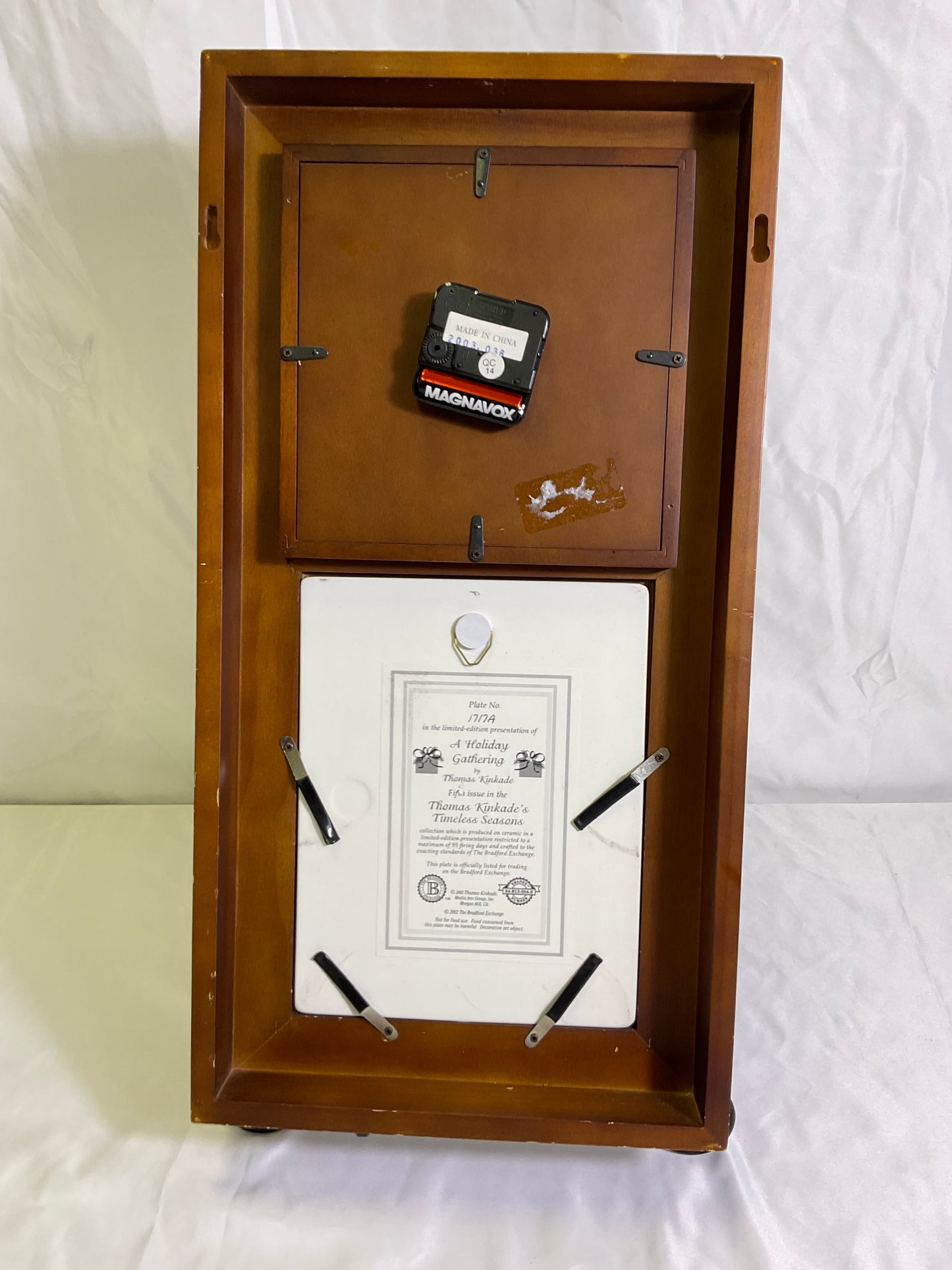 Thomas Kinkade Timeless Memories Seasons Clock with 5-Seasonal Kinkaid Plates