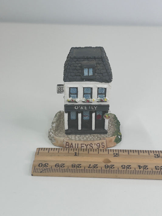 Baileys Irish Cream Vintage 1995 O'Reily Coffee Shop Figurine