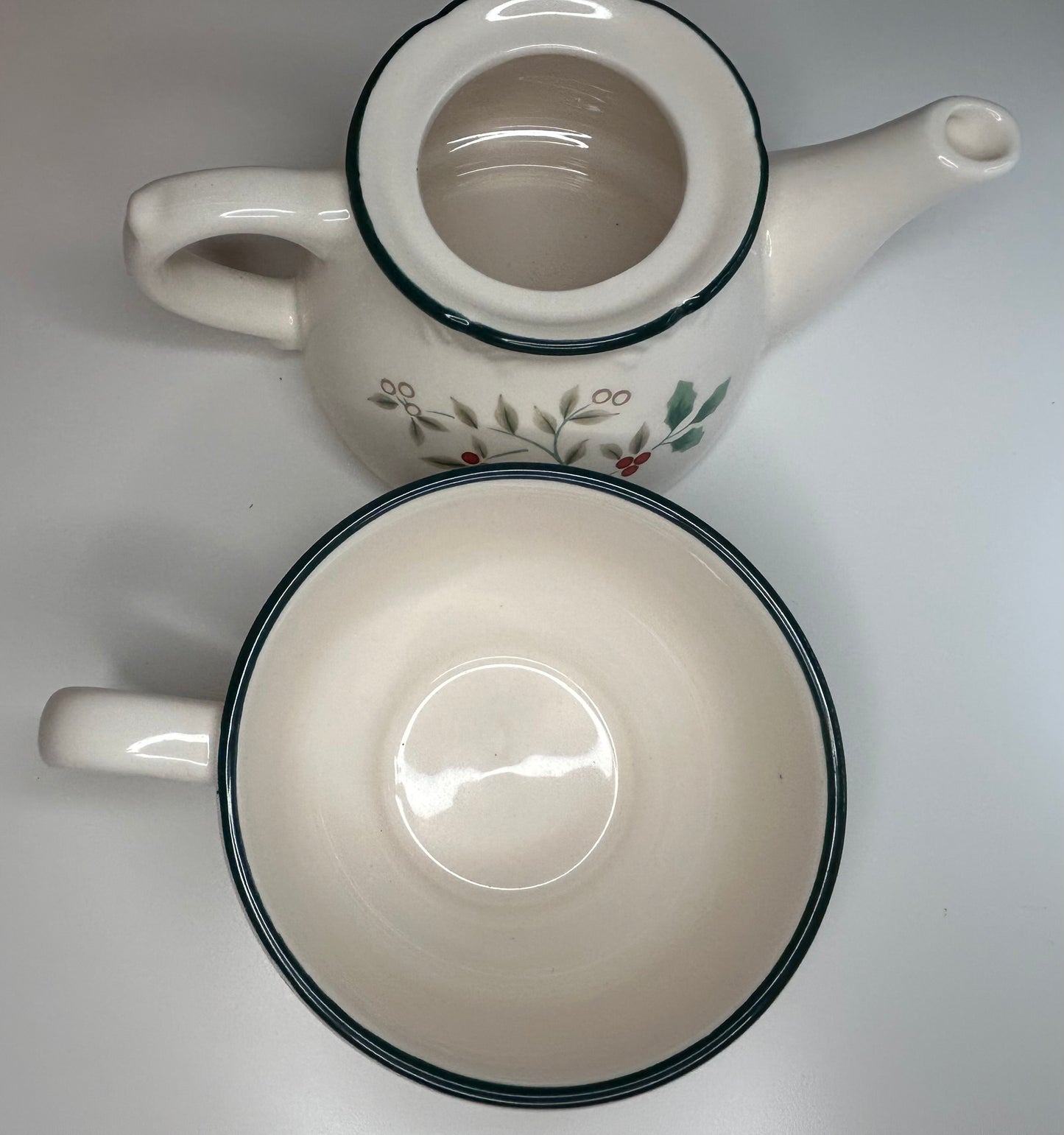 Pfaltzgraff Winterberry Tea for One Tea Pot and Tea Cup New