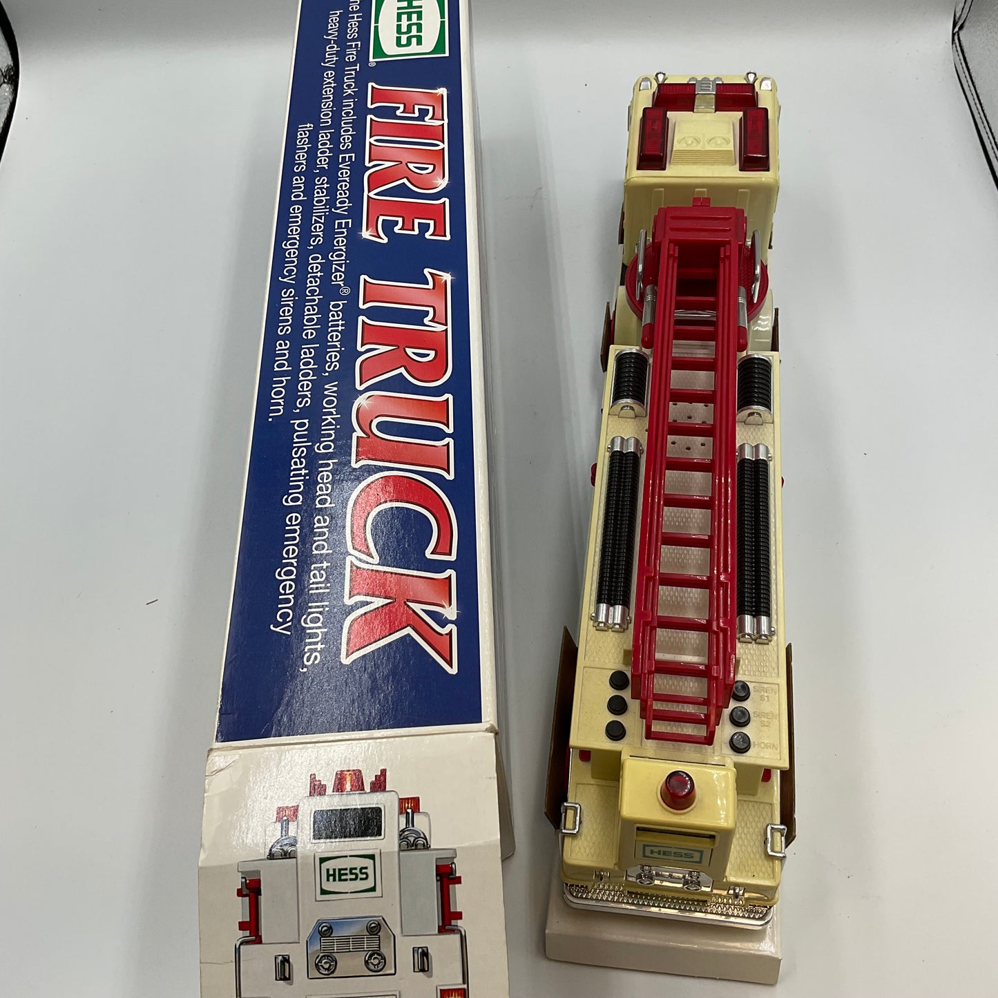 2000 Hess Toy Firetruck In The Box