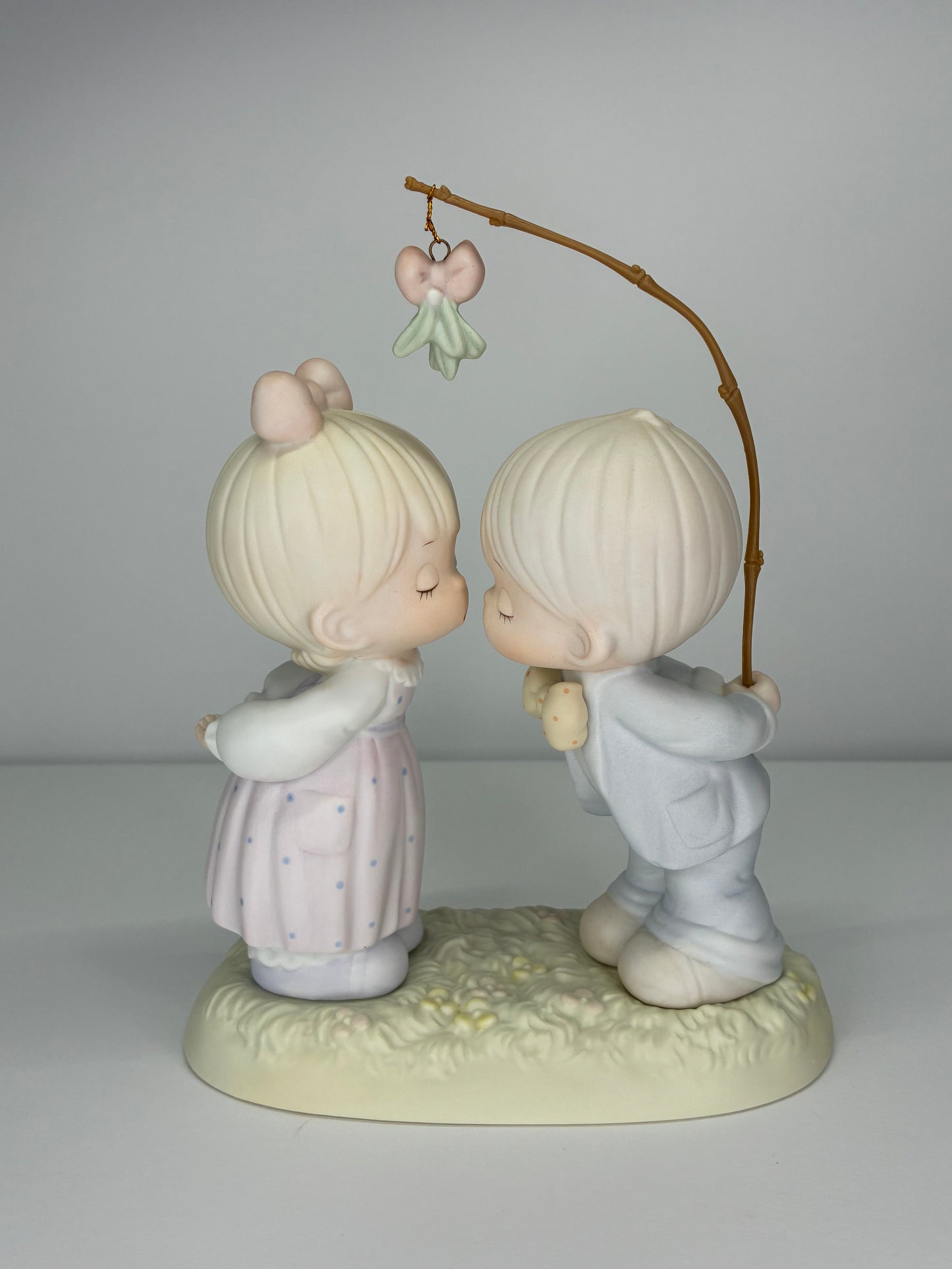 Precious Moments Vintage 1990 Blessings From Above Hand Painted Porcelain Collectible Figurine Original Box