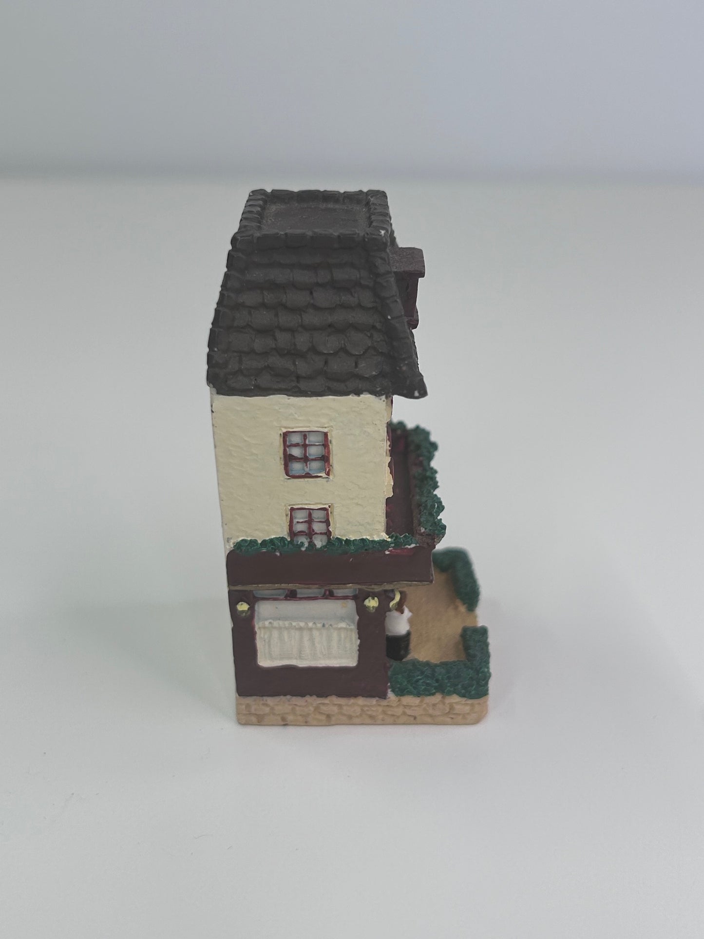 Baileys Vintage 1999 Limited Edition Continental Cafes Coffee Shop Figurine