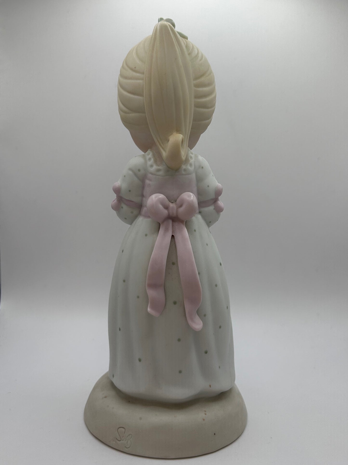 Precious Moments Vintage 1987 We Are All Precious in His Sight Porcelain Figurine