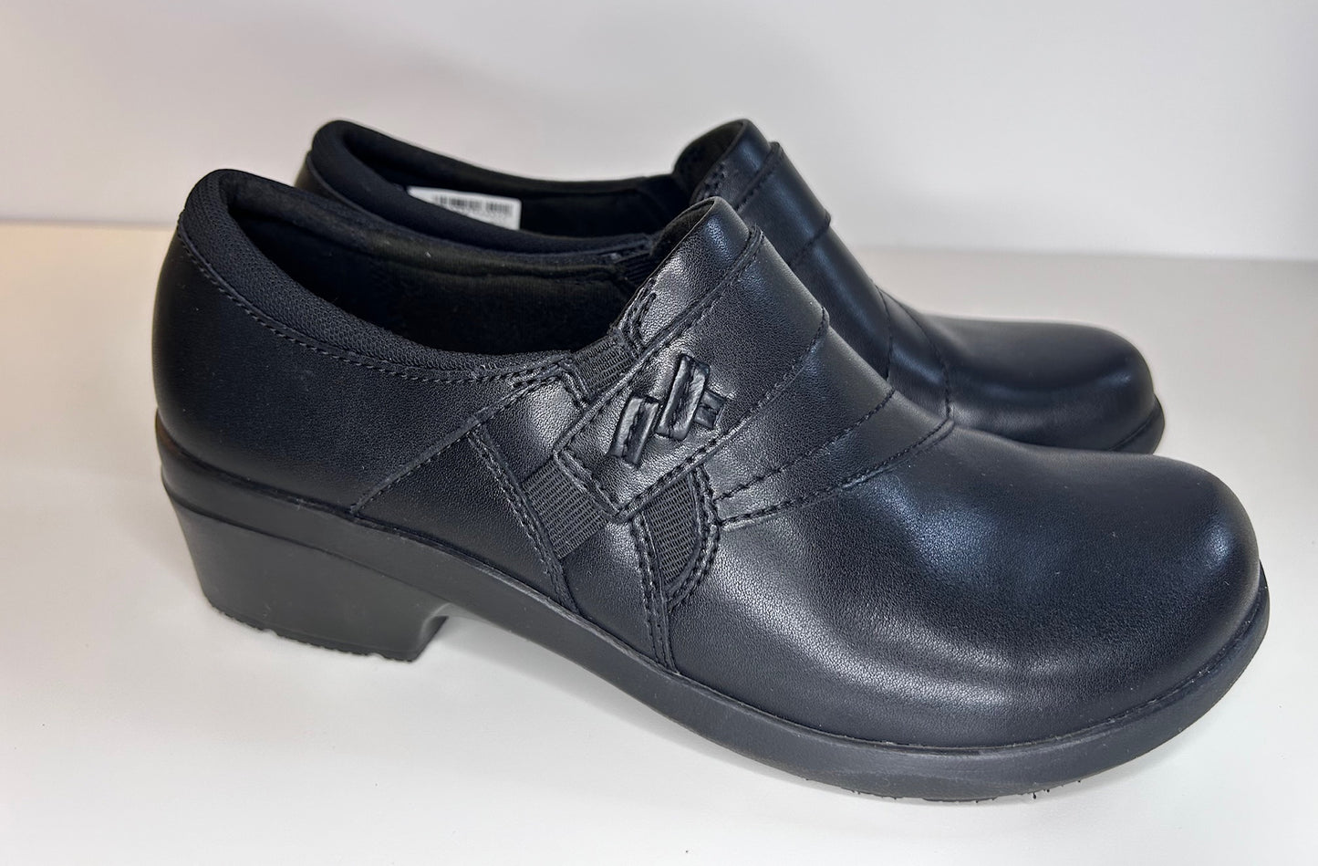 Clark’s Angie Pearl Slip-On Womens Shoes Size 8.5 Black Brand New w/o Box