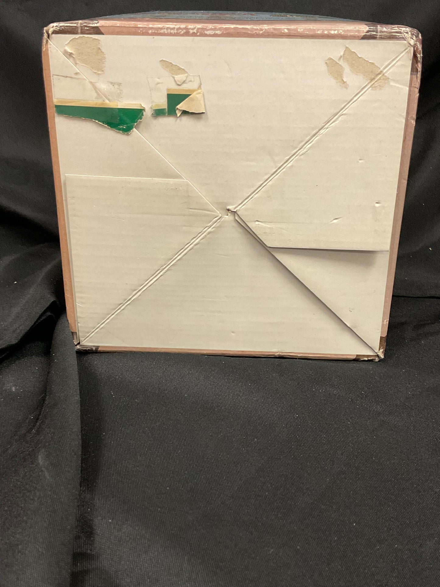 John Hine Studios Presents David Winter Cottages Old Joe's Beetling Shop Vintage 1993 New in Original Box