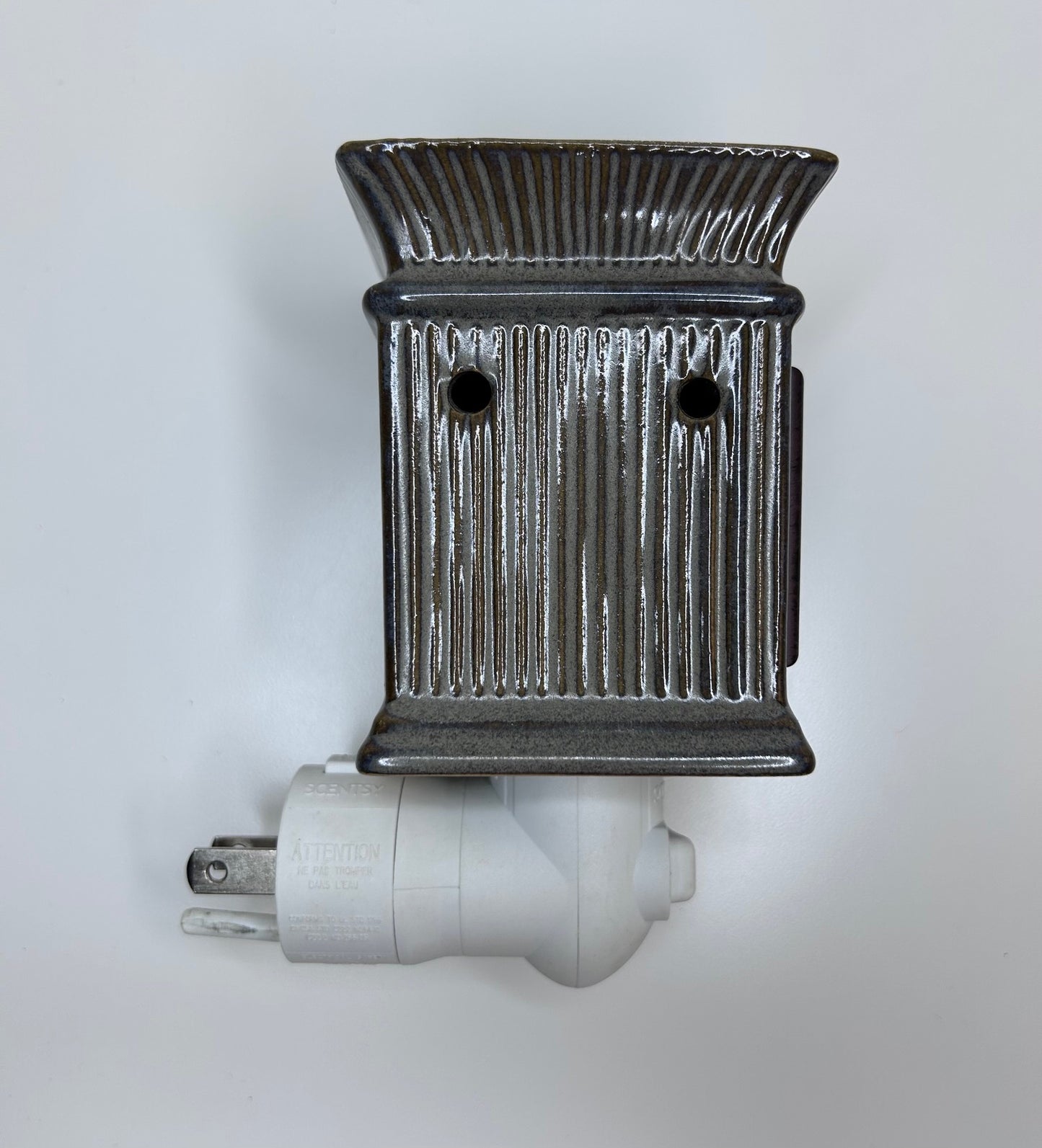 Scentsy Moss Wax Oil Candle Fragrance Warmer Plug In