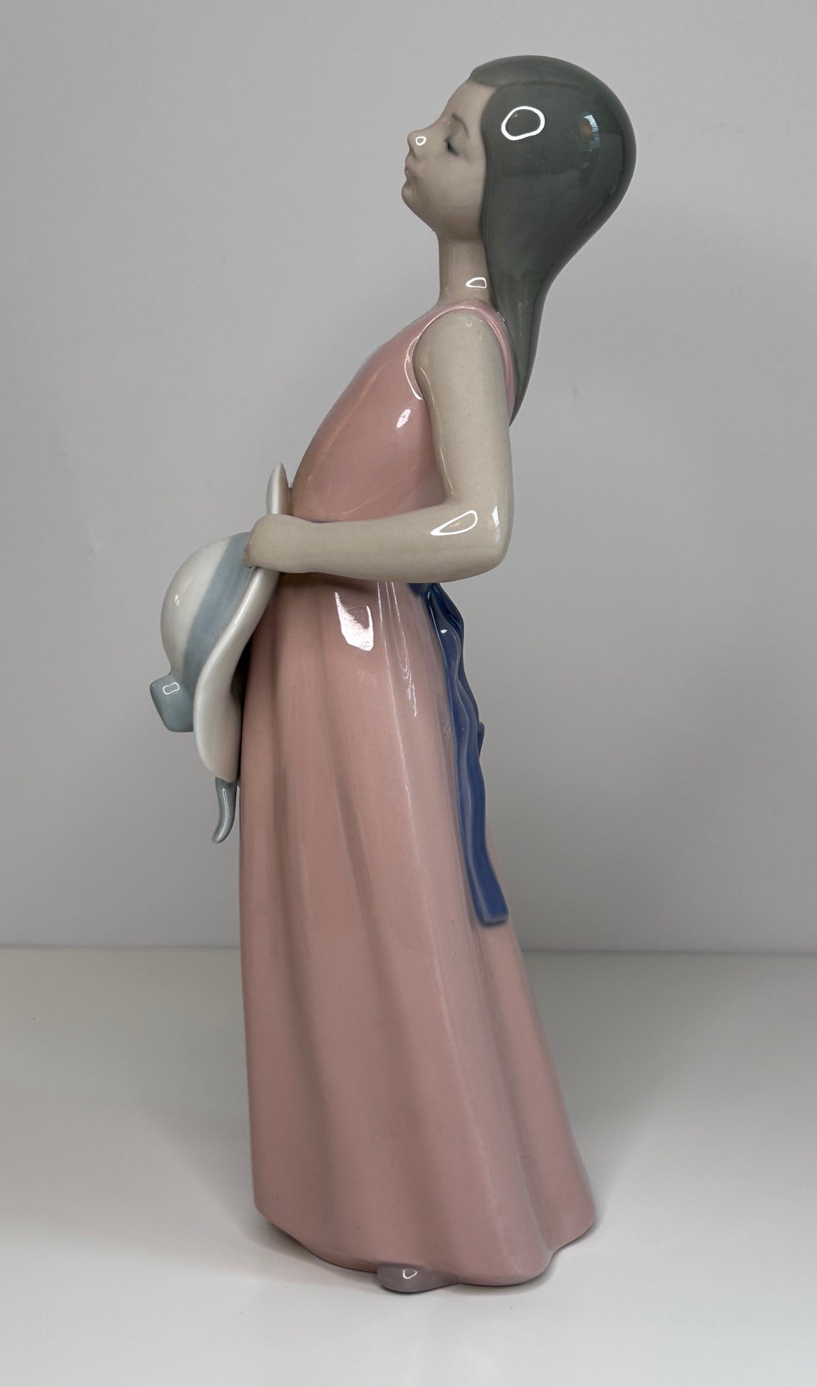 Lladro Porcelain Figurine Dreamer Girl with Straw Hat #5008 Vintage 1980s Spain