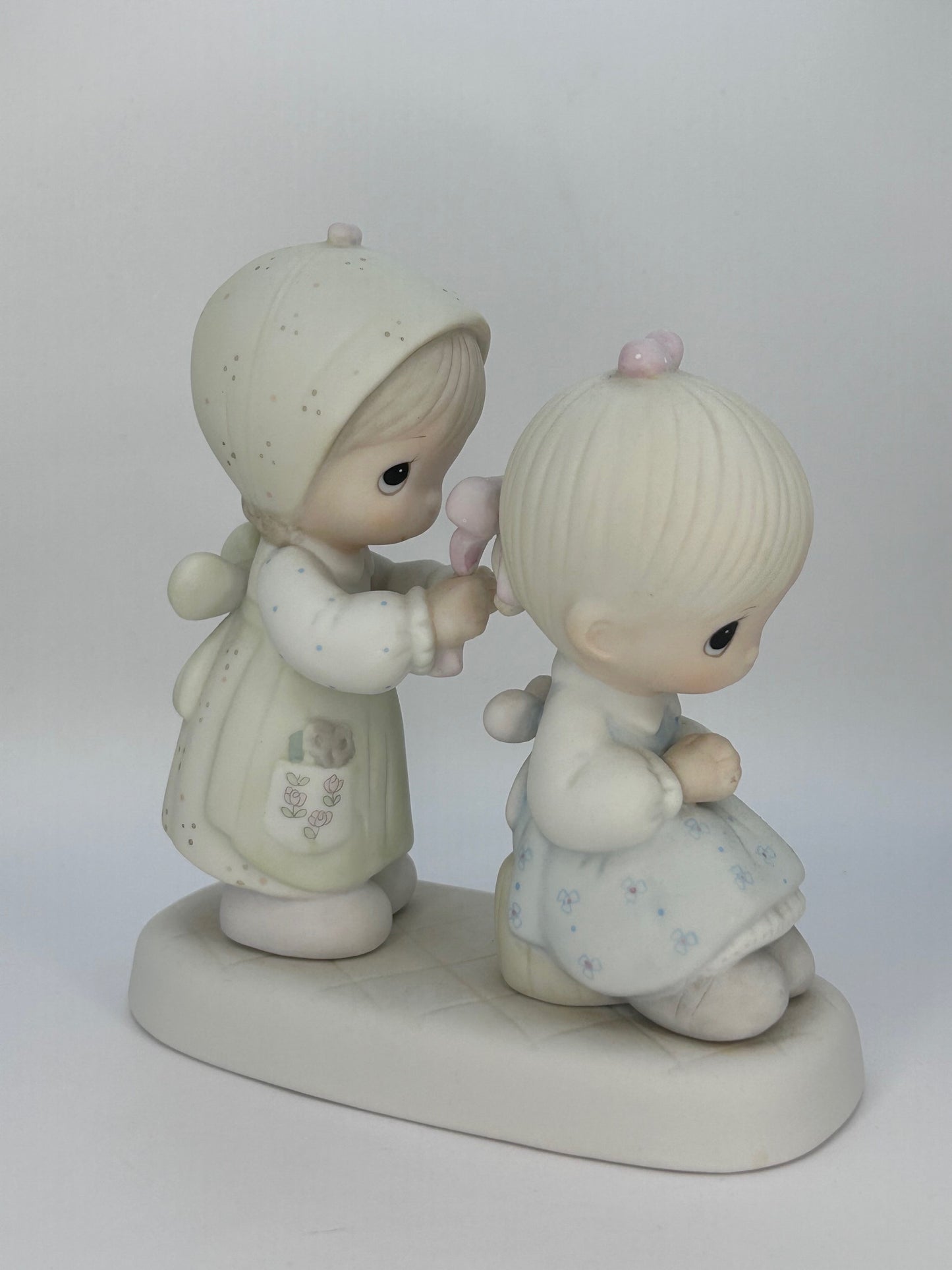 Precious Moments Vintage 1983 To A Very Special Sister Porcelain Figurine Orig Box