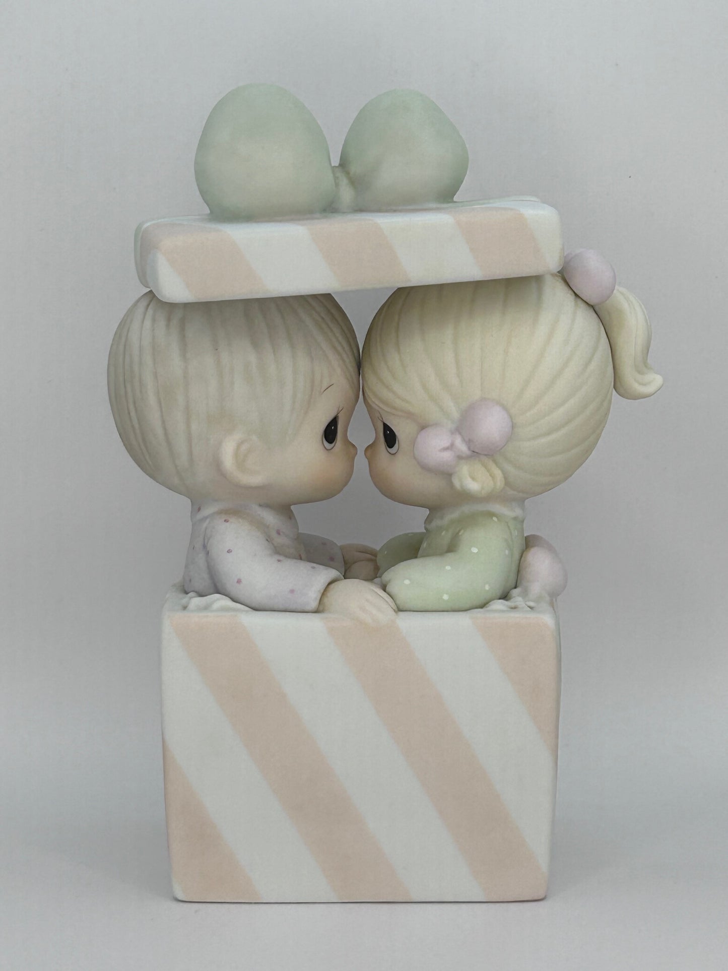 Precious Moments Musical Box Vintage 1986 Our First Christmas Together 'We Wish You a Merry Christmas'