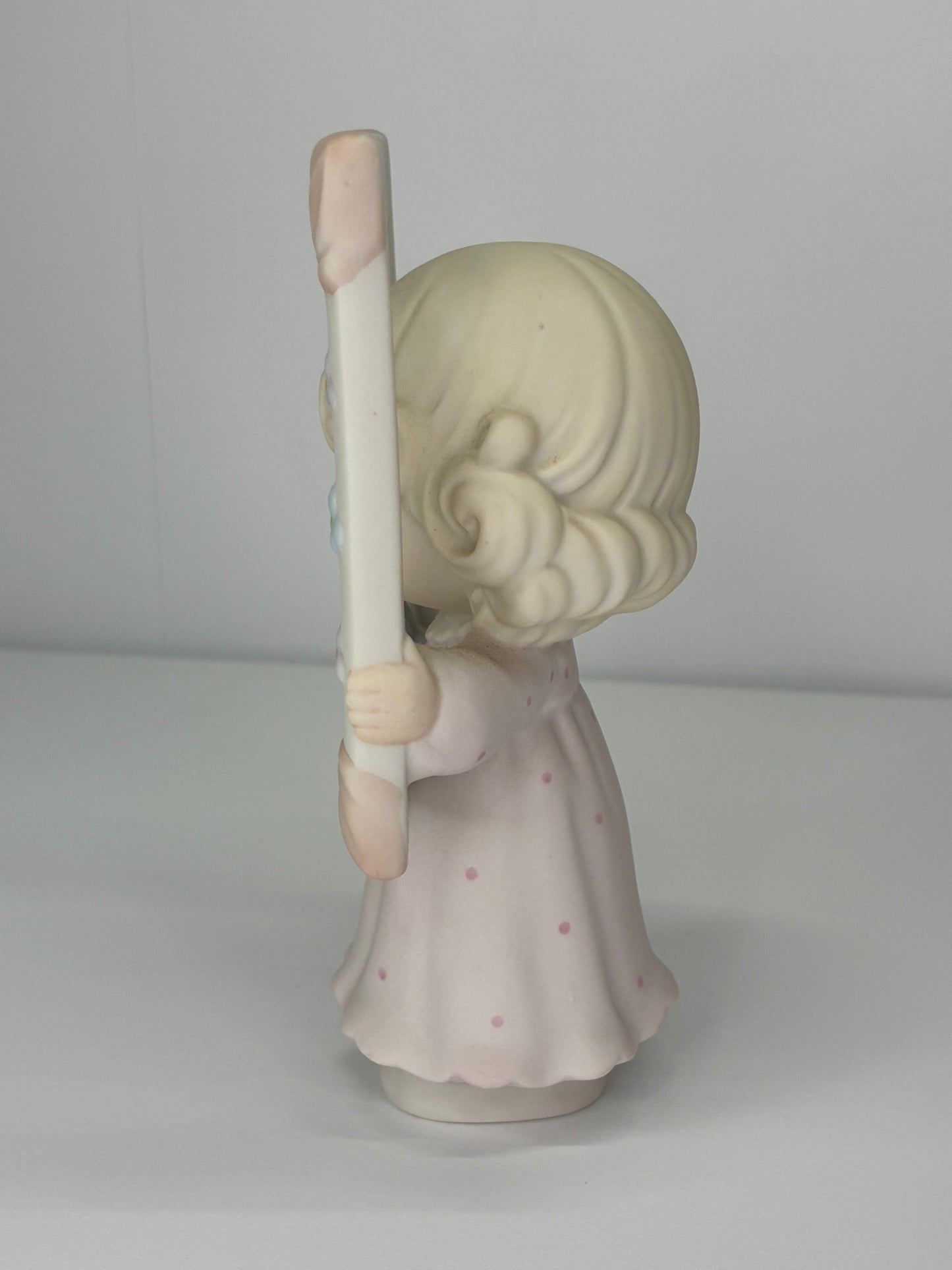 Precious Moments Vintage 1996 Symbol of Membership You're as Pretty as a Picture Hand Painted Porcelain Collectible Figurine Original Box