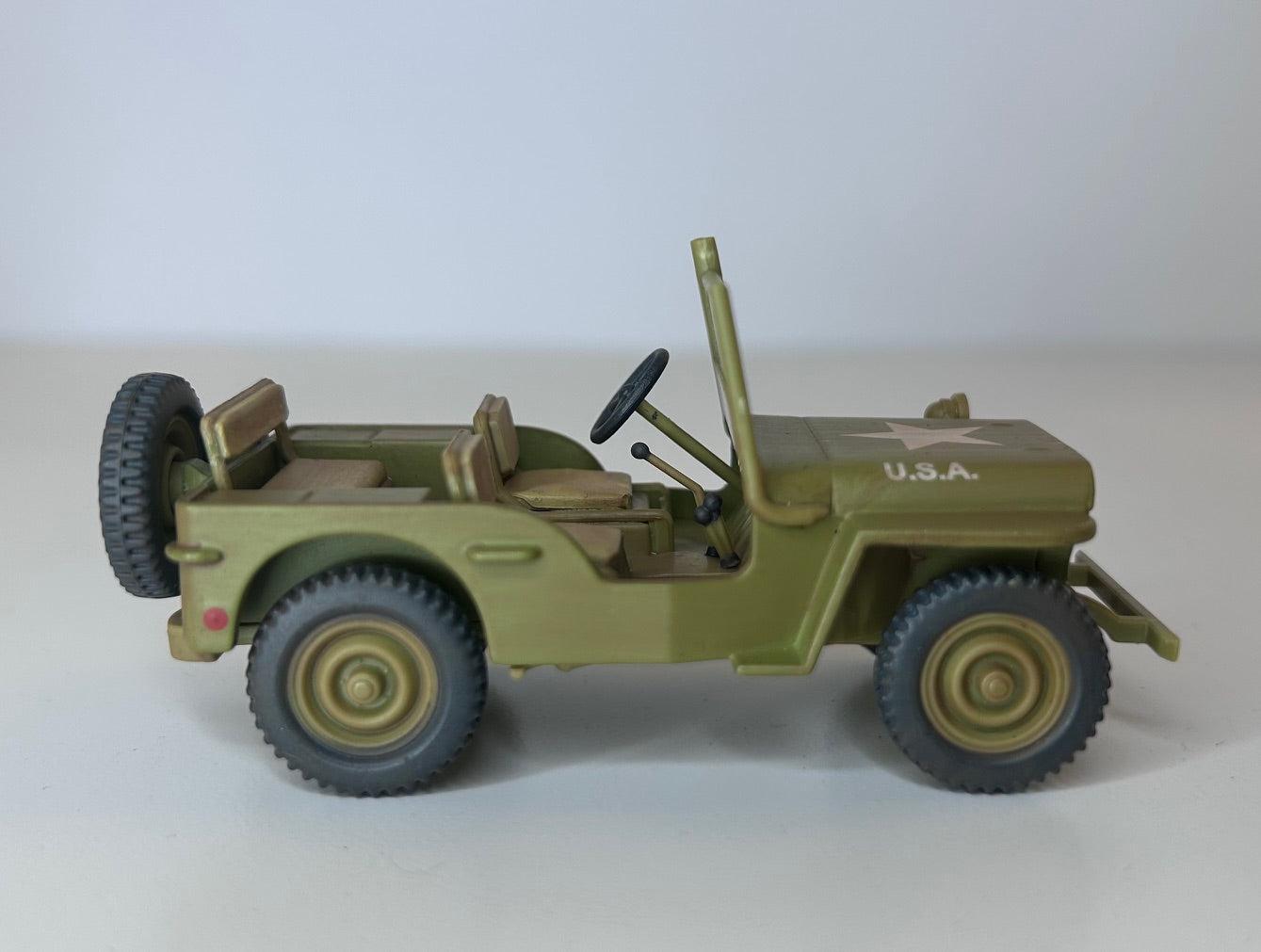 1943 Ford GPW Jeep Hallmark Keepsake Ornament 2012 New in Box