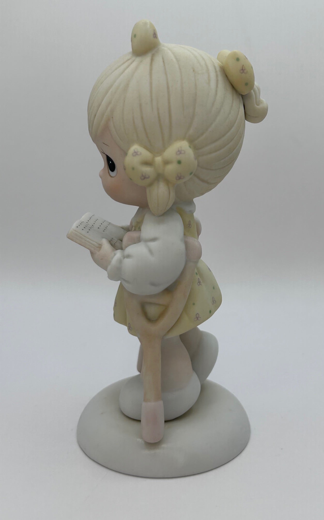 Precious Moments Vintage 1986 He Walks With Me Porcelain Figurine