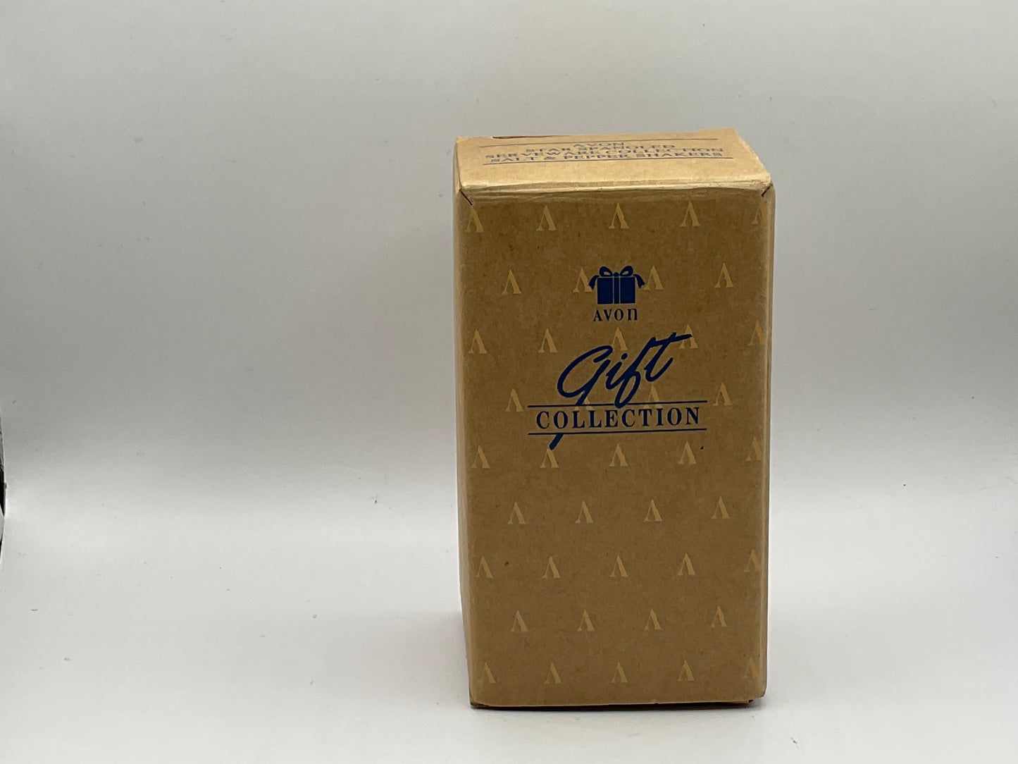 Avon Star Spangled Serveware Collection Patriotic American Flag Themed Salt & Pepper Shakers Set New in Box