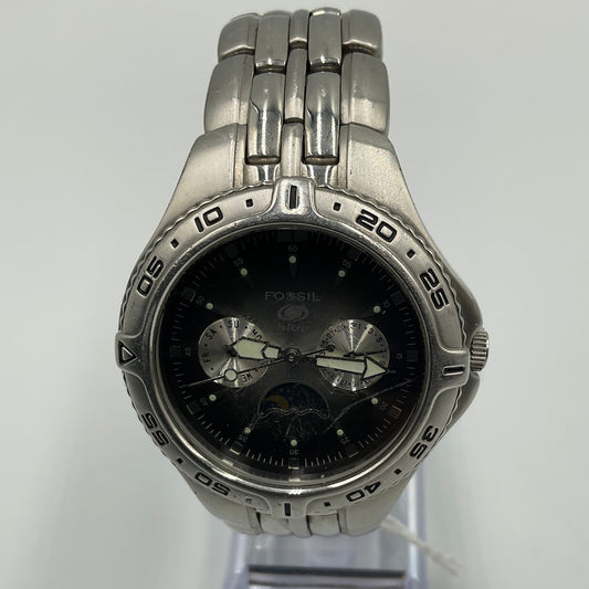 Fossil Blue Quartz BQ-9135 Black Silvertone Men's Watch New Battery Working Condition
