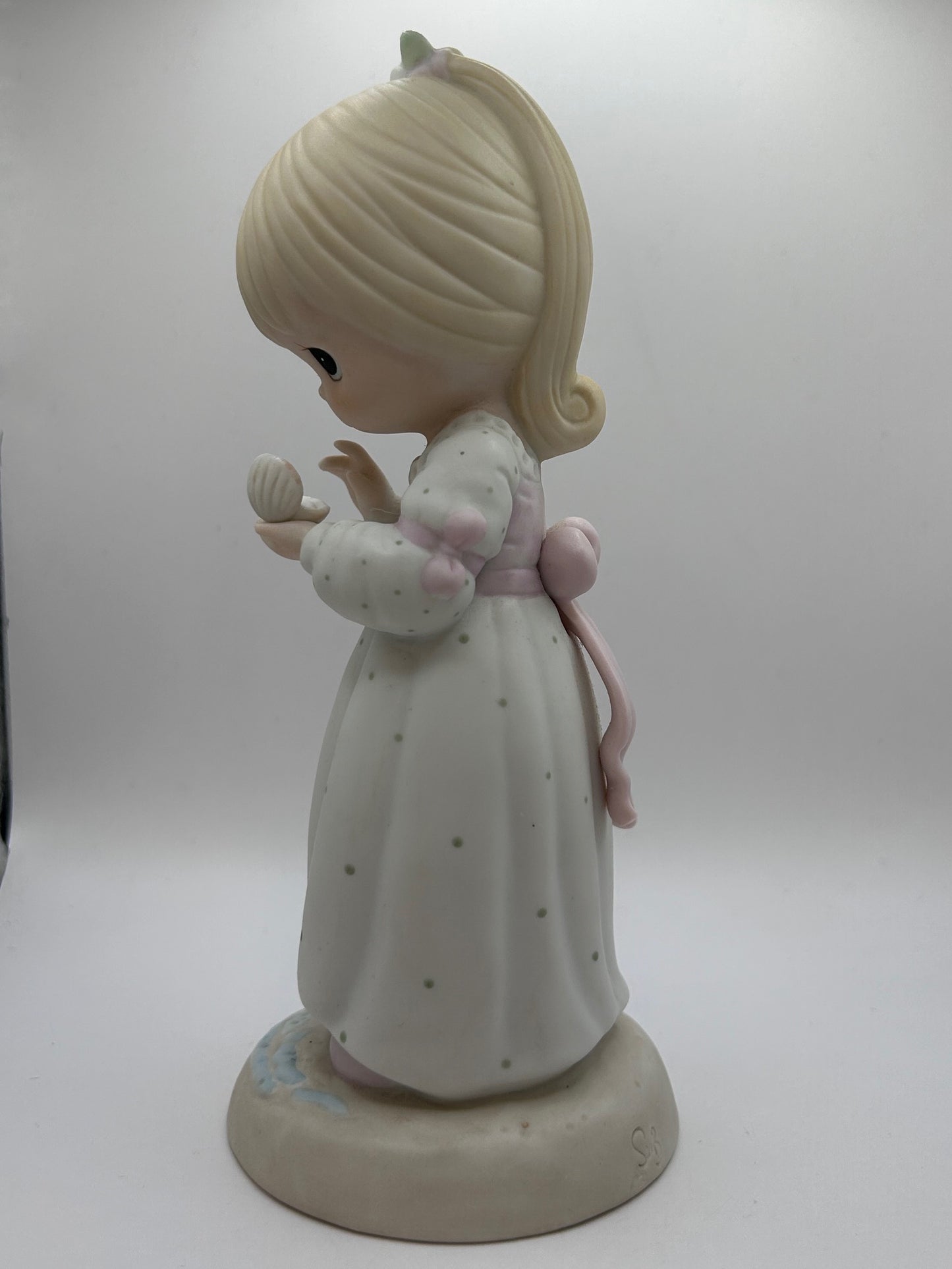 Precious Moments Vintage 1987 We Are All Precious in His Sight Porcelain Figurine
