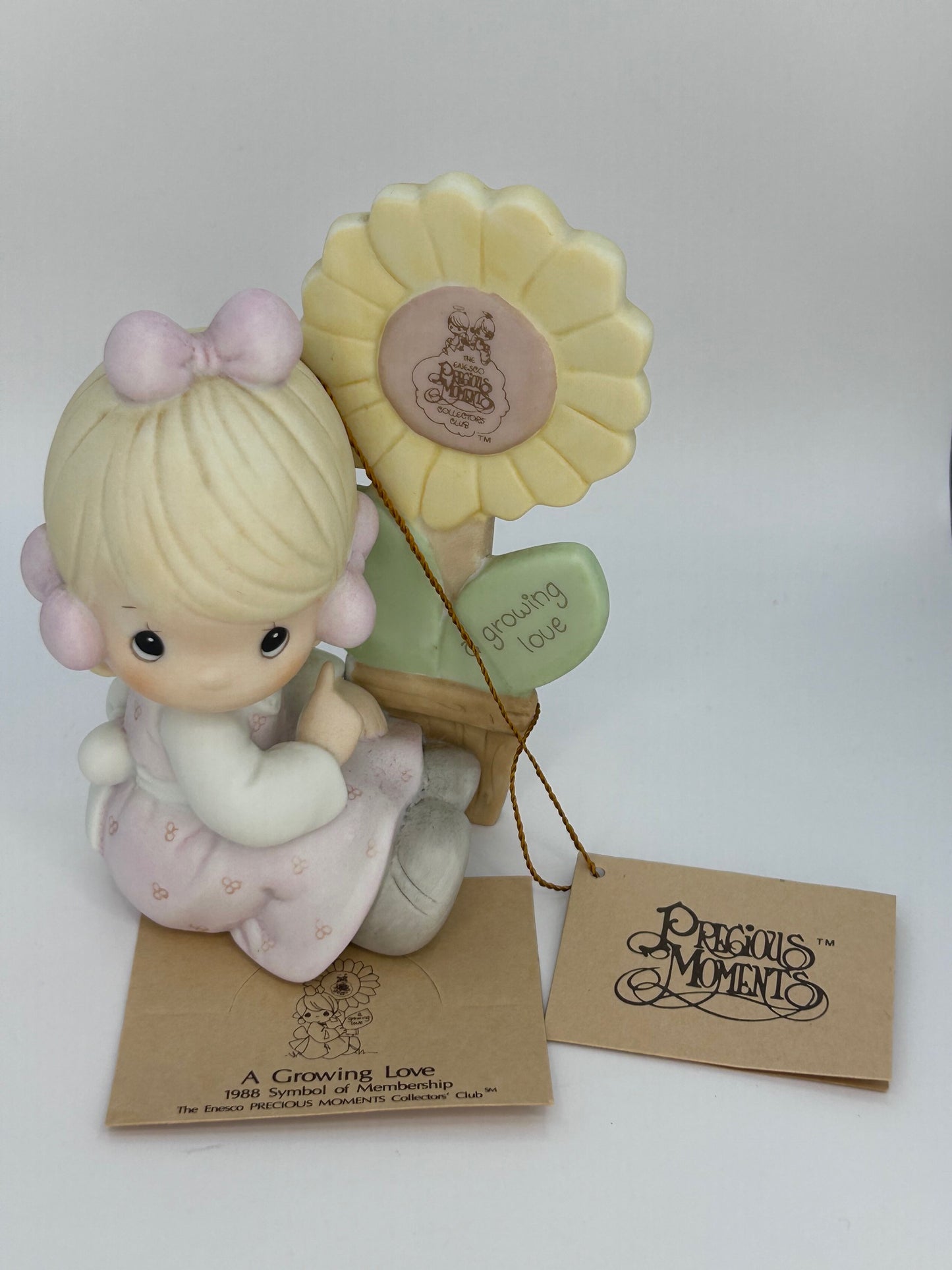 Precious Moments Vintage 1988 Symbol of Membership A Growing Love Orig Box