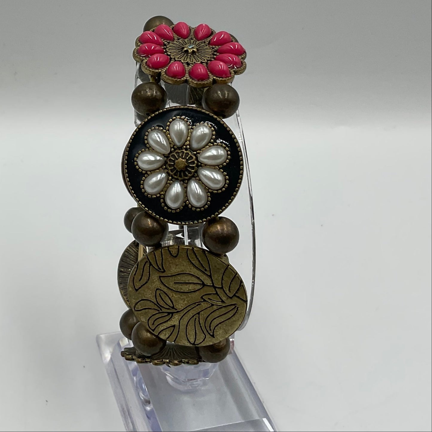 BOHO Style Stretch Bracelet With Flowers
