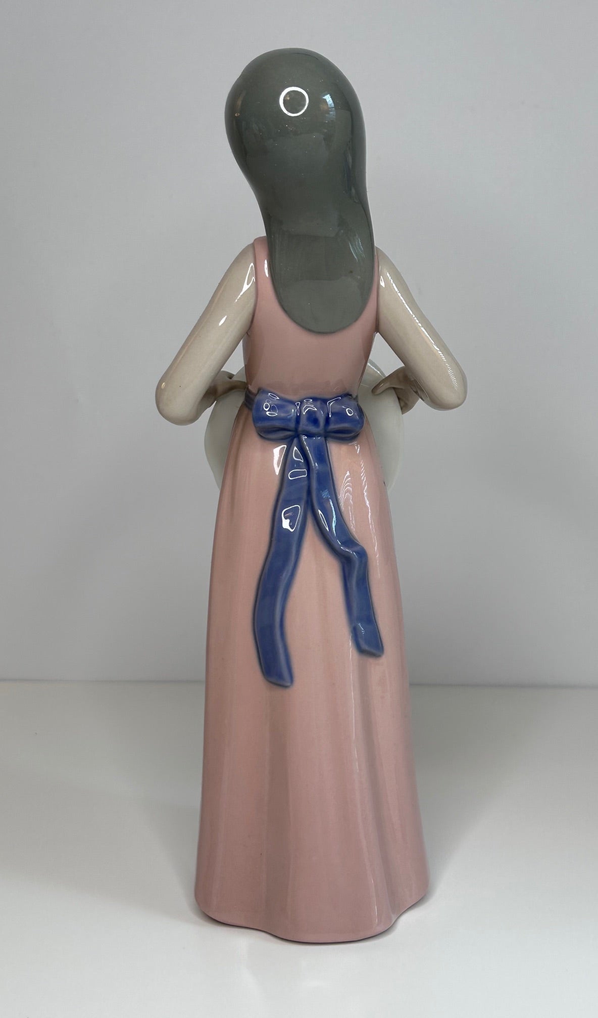 Lladro Porcelain Figurine Dreamer Girl with Straw Hat #5008 Vintage 1980s Spain