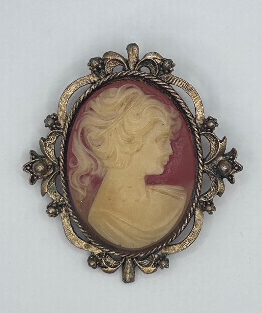 Victorian Style Woman Oval Cameo Brooch Ribboned Edge Antiqued Gold Tone Pin Red and White Bust Victorian Style