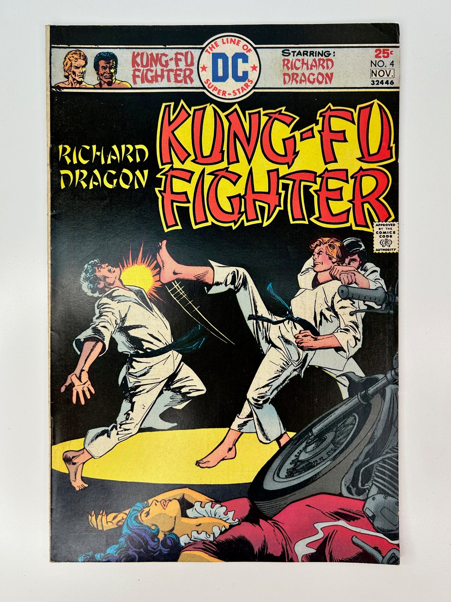 Richard Dragon Kung-Fu Fighter #4 Vintage 1975 DC Comic Book