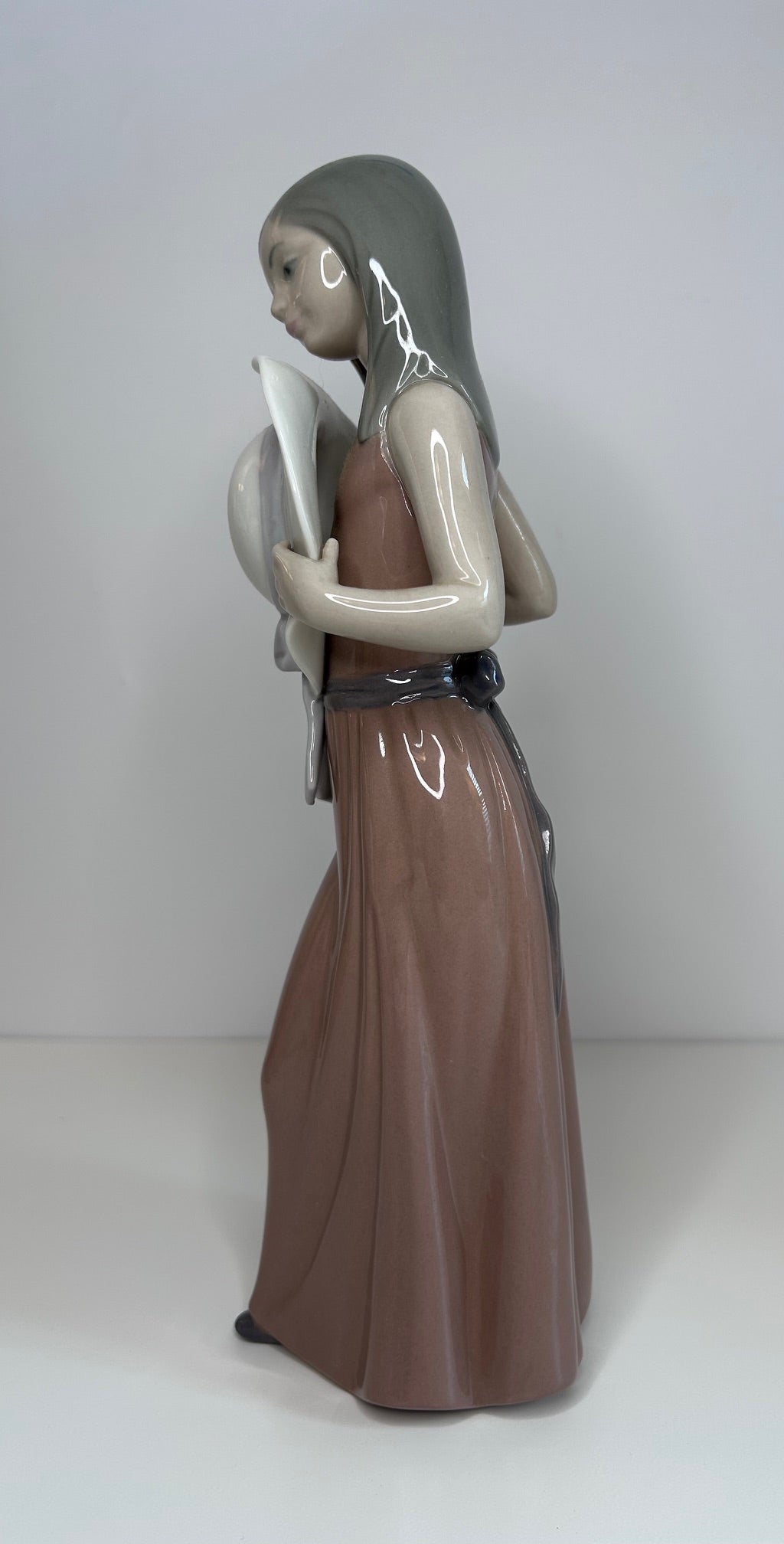 Lladro Porcelain Figurine Bashful Girl with Straw Hat #5007 Vintage 1980s Spain