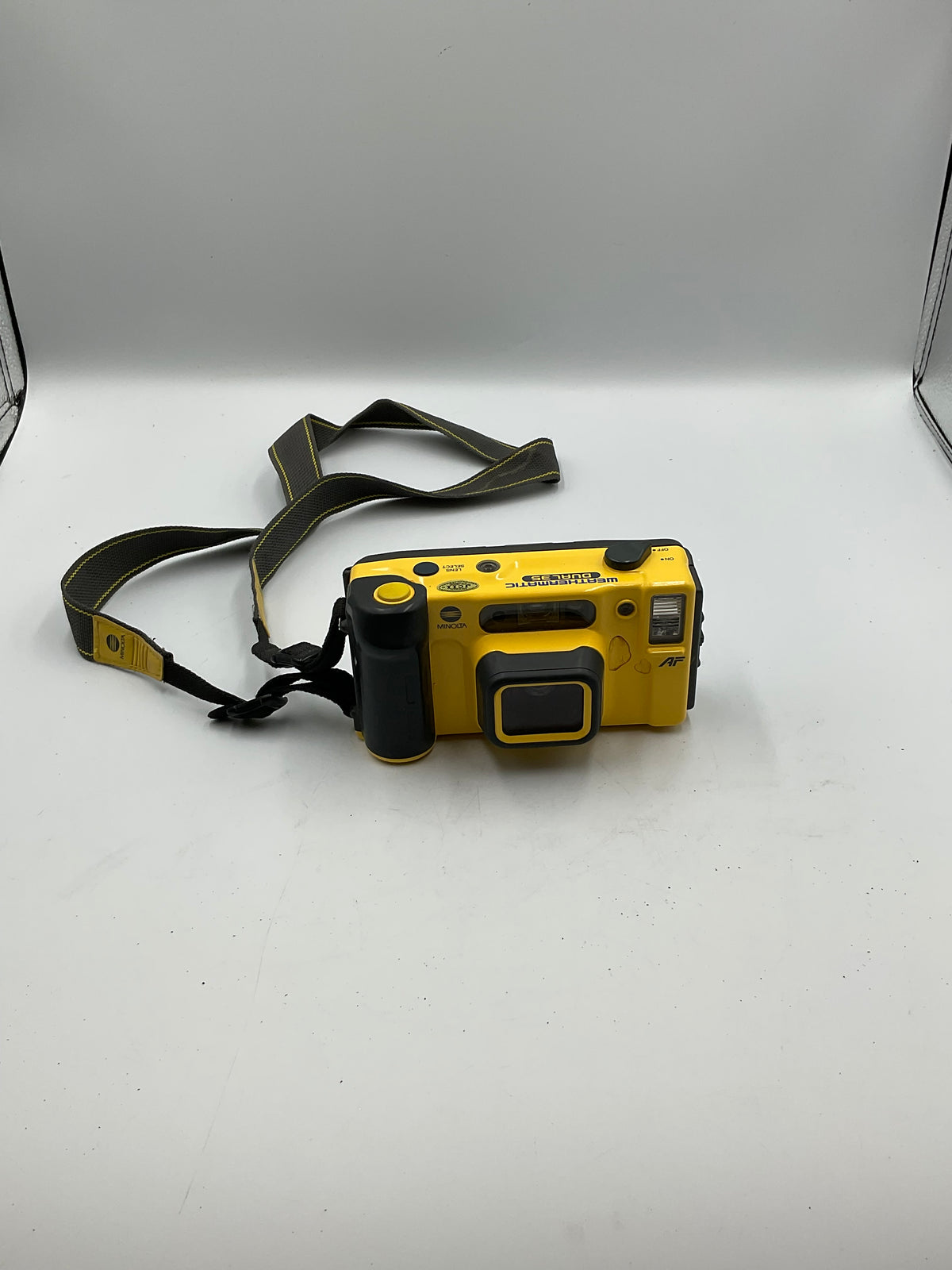 Vintage Minolta Weathermatic Dual 35mm Camera Untested