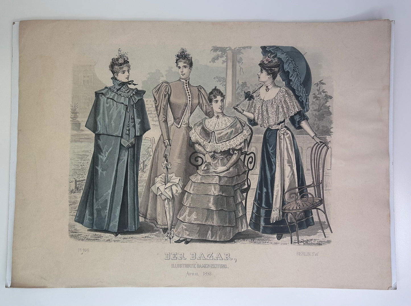 Der Bazar illustrirte Damien Zeitung Vintage Antique April 1893 Berlin SW Magazine Print