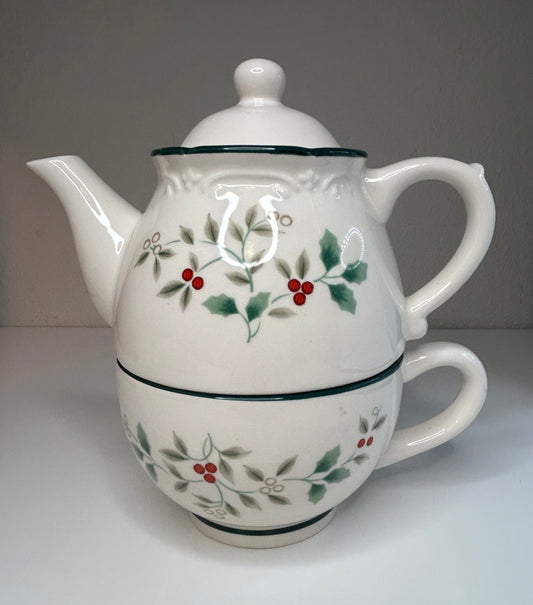 Pfaltzgraff Winterberry Tea for One Tea Pot and Tea Cup New