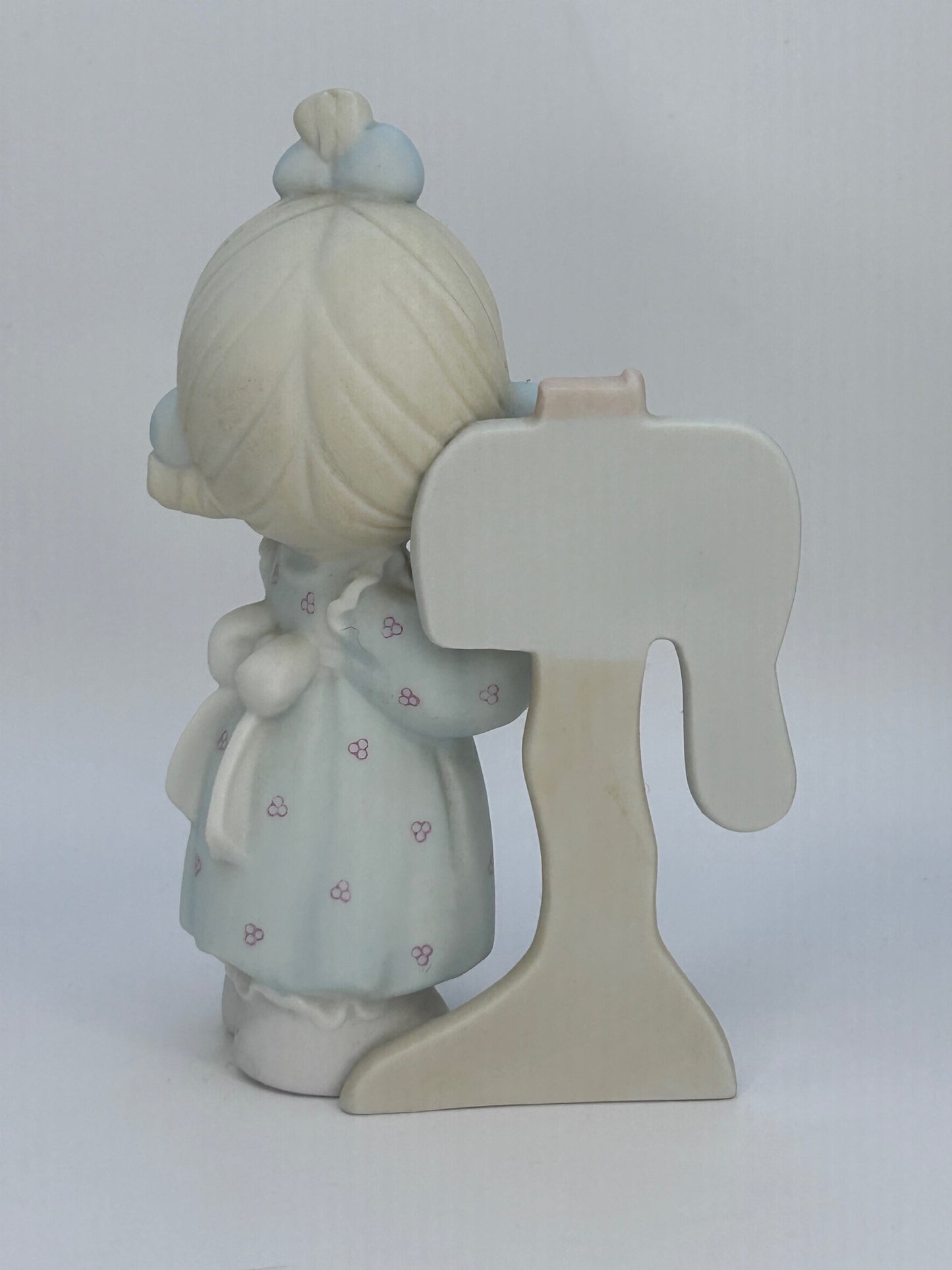Precious Moments Vintage 1990 1991 Symbol of Membership Sharing The Good News Together Orig Box