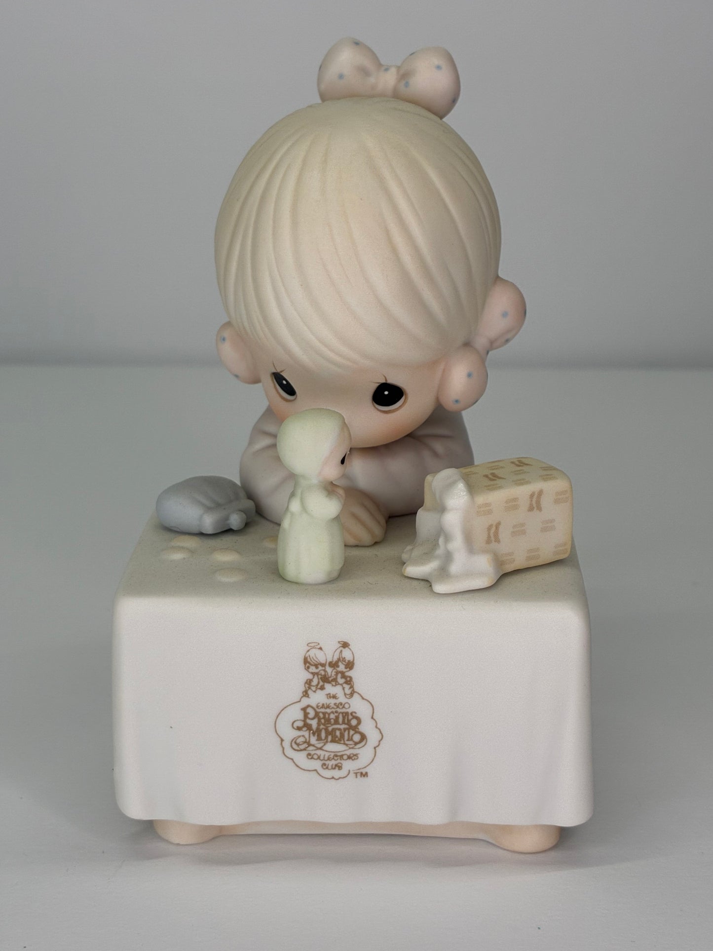 Precious Moments Vintage 1989 Symbol of Membership My Happiness Hand Painted Porcelain Collectible Figurine Original Box
