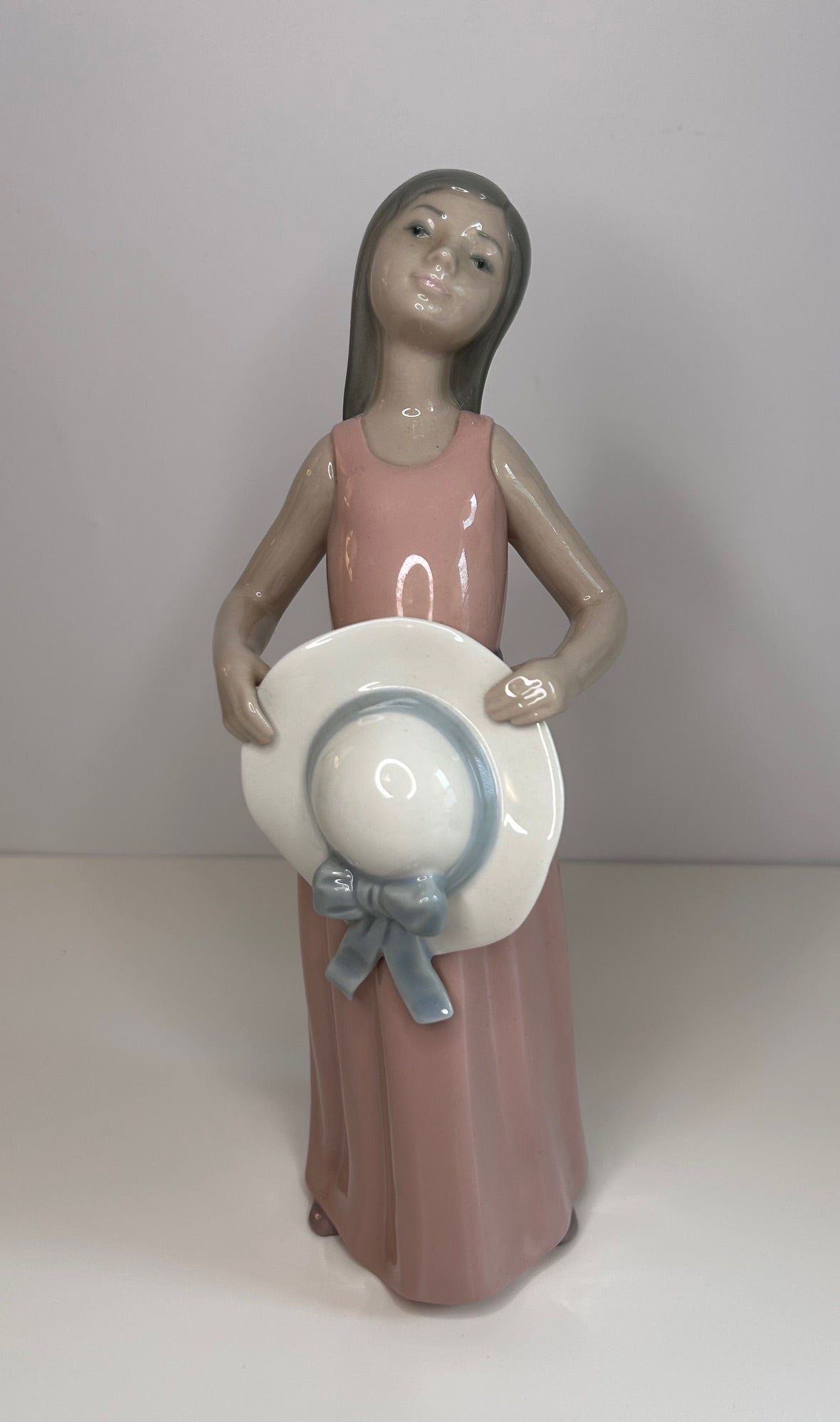 Lladro Porcelain Figurine Dreamer Girl with Straw Hat #5008 Vintage 1980s Spain