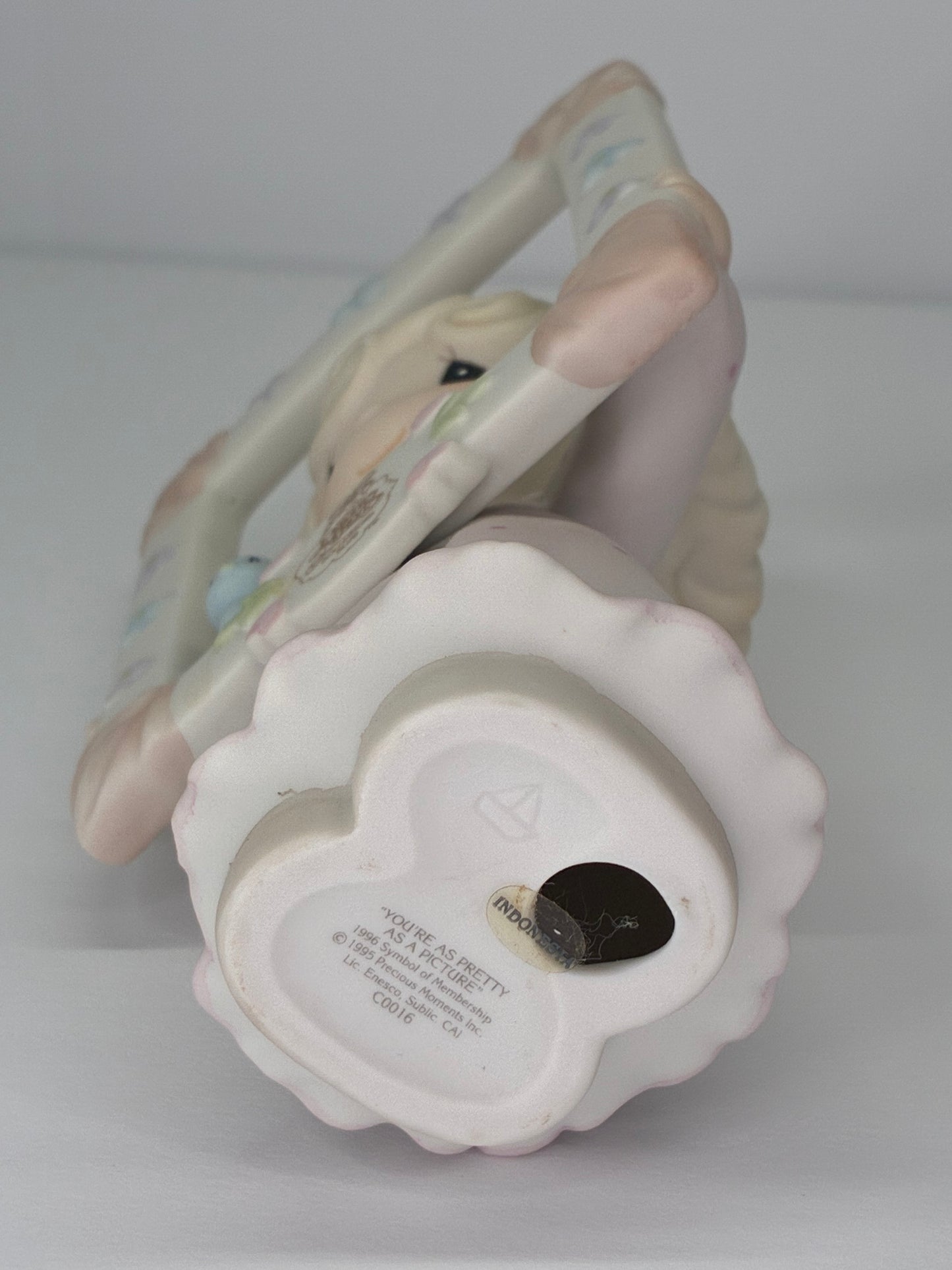 Precious Moments Vintage 1996 Symbol of Membership You're as Pretty as a Picture Hand Painted Porcelain Collectible Figurine Original Box