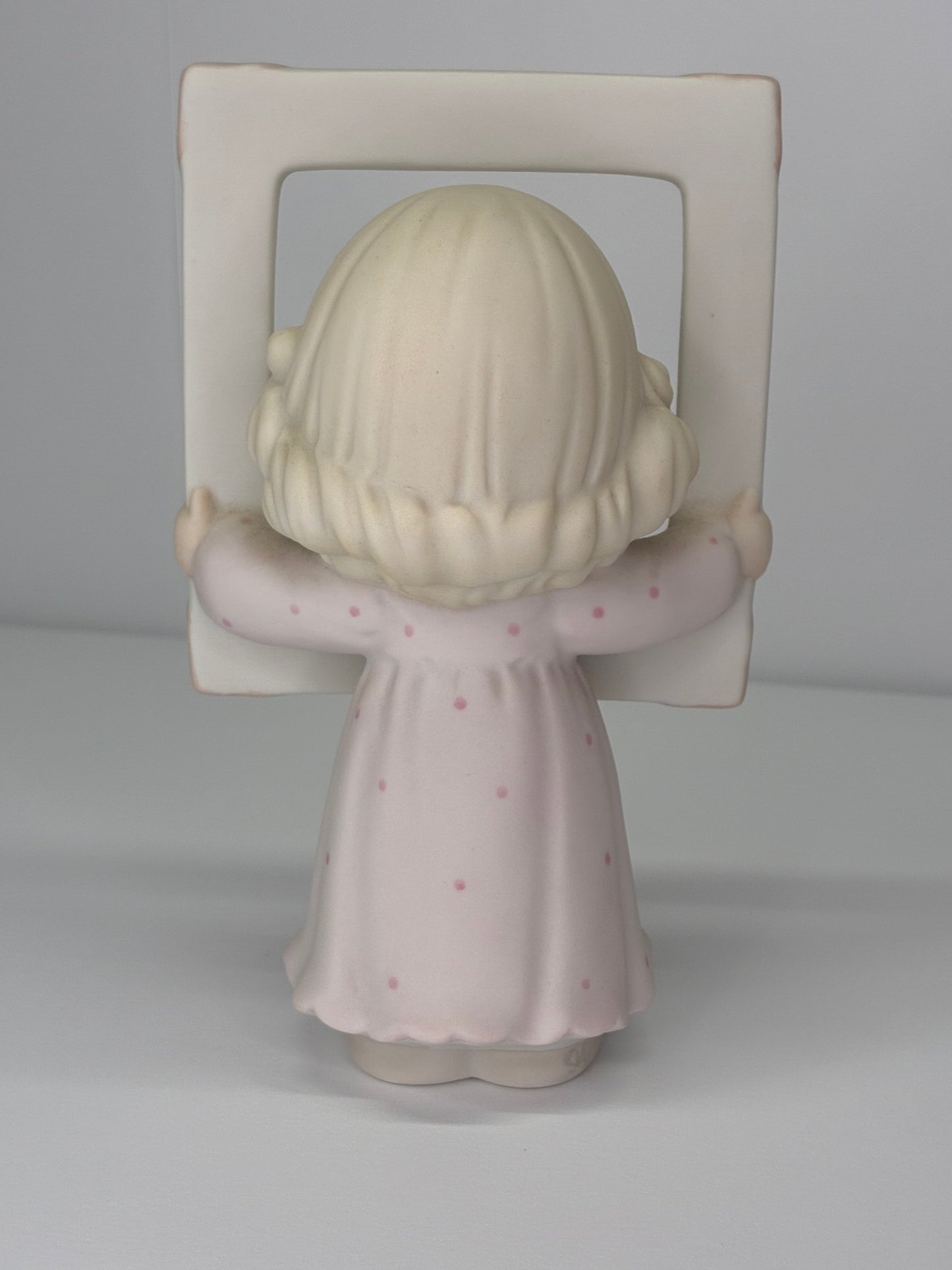 Precious Moments Vintage 1996 Symbol of Membership You're as Pretty as a Picture Hand Painted Porcelain Collectible Figurine Original Box