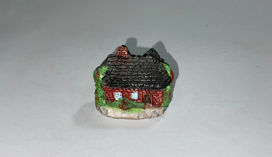 Irish Heritage Collection Miniature Cottage