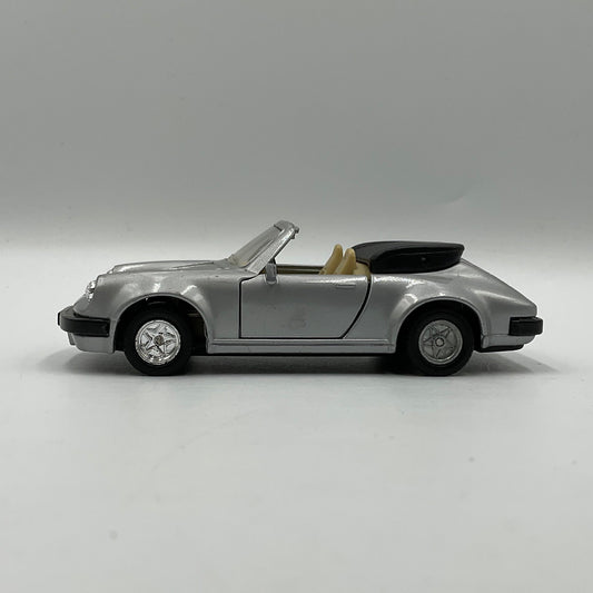 1966 1:36 Ferrari 330 GTS Spyder Die-Cast Scale Model Replica Car