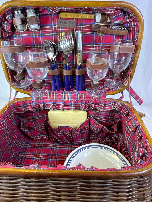 Highlander Deluxe Wicker Picnic Basket "Picnic Time" Brand New