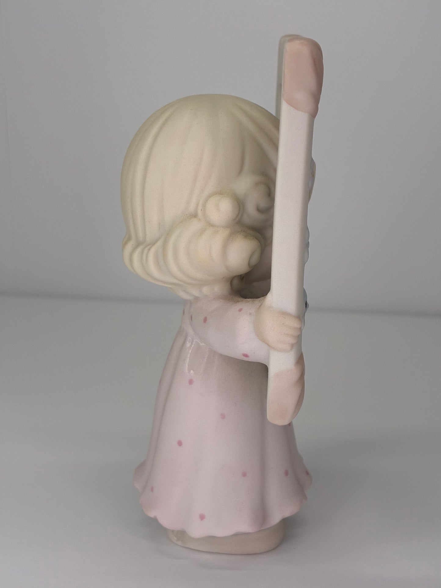 Precious Moments Vintage 1996 Symbol of Membership You're as Pretty as a Picture Hand Painted Porcelain Collectible Figurine Original Box