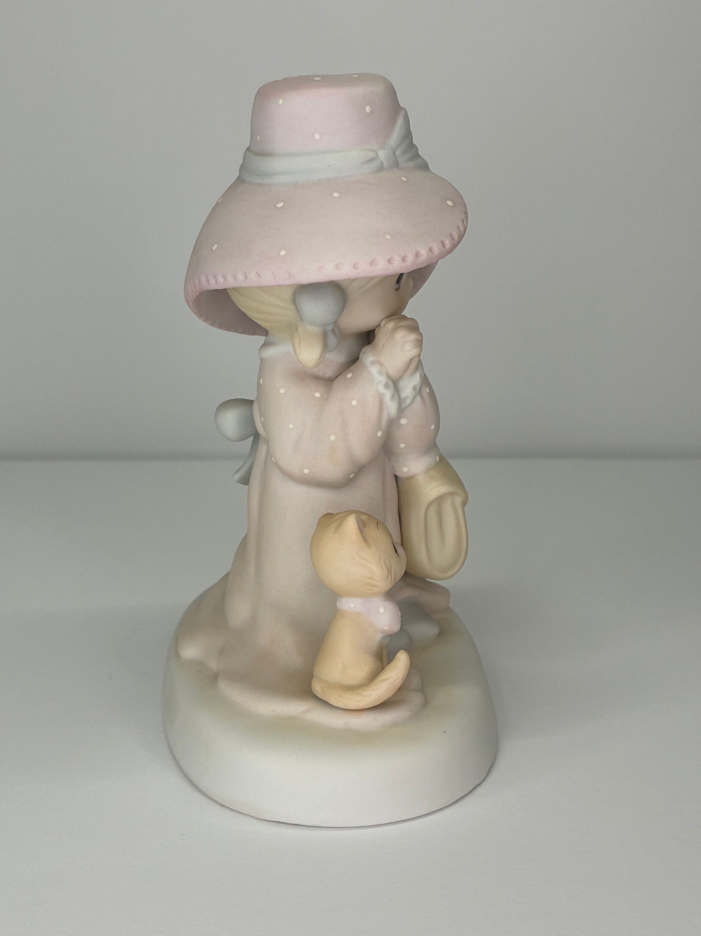 Precious Moments Vintage 1983 To a Very Special Mom Hand Painted Porcelain Collectible Figurine Original Box