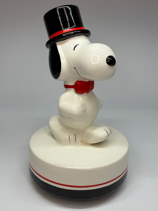 Snoopy Vintage 1958 Wind-Up Ceramic Musical Figurine Music Box Excellent Working Condition