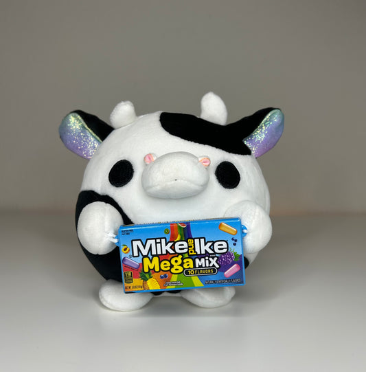 Zuru Snackles Daisy Cow Mike And Ike