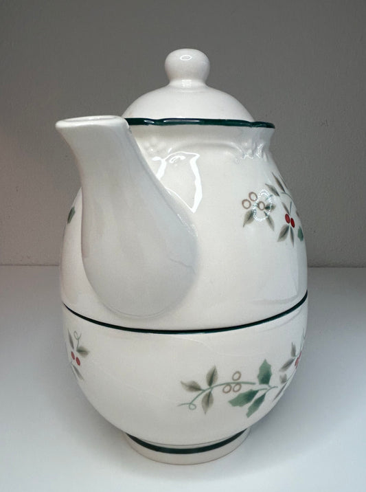 Pfaltzgraff Winterberry Tea for One Tea Pot and Tea Cup New