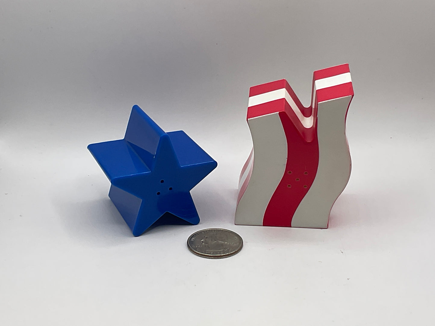 Avon Star Spangled Serveware Collection Patriotic American Flag Themed Salt & Pepper Shakers Set New in Box