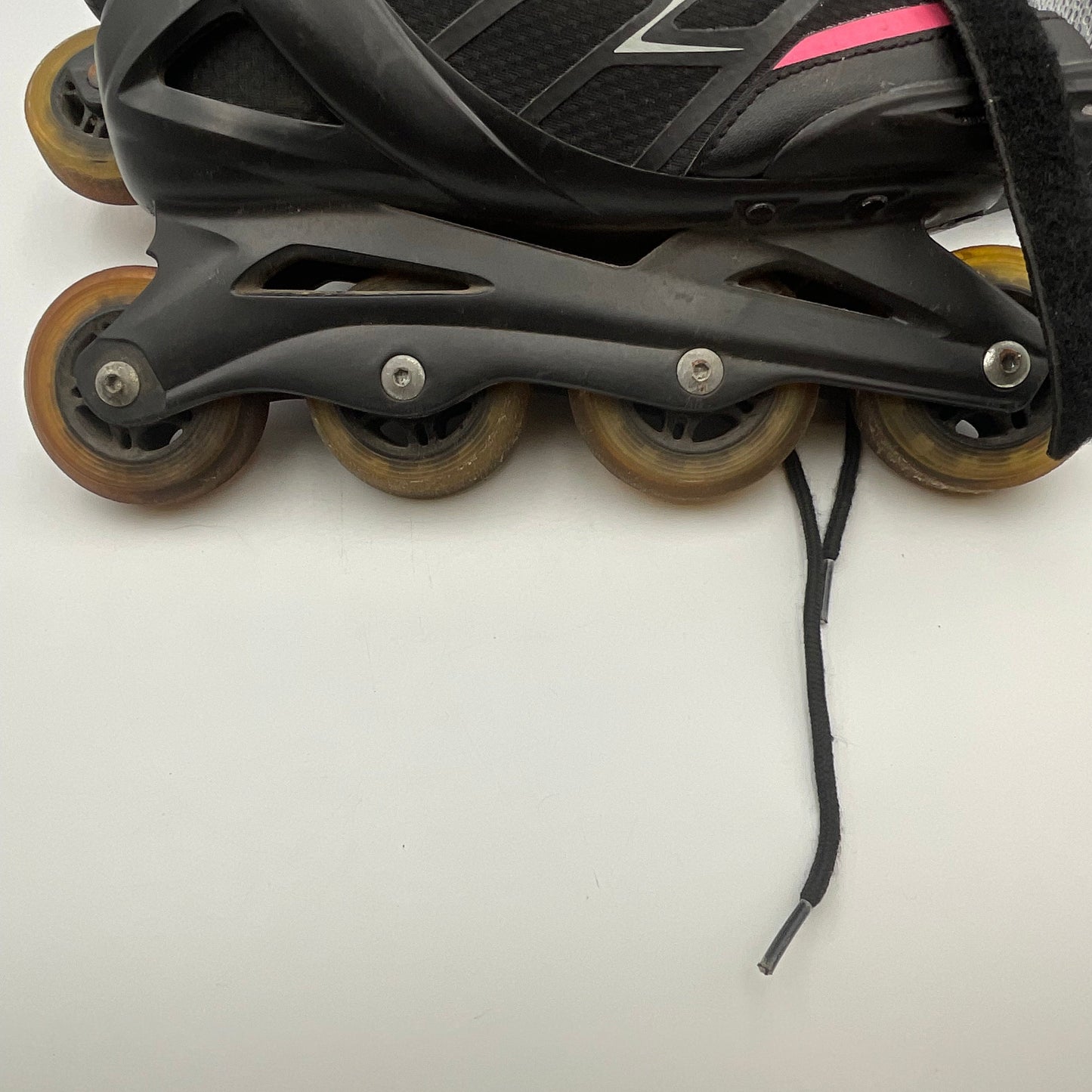 Advantage Pro Bladerunner Roller Blades Pink Black Womens Size 12