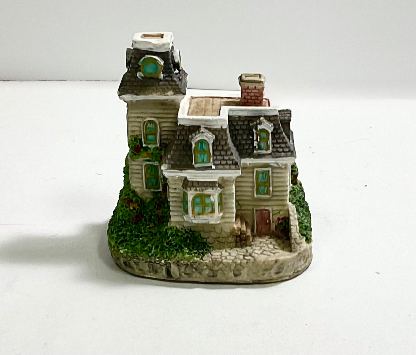 The Dubois Mansion Liberty Falls Americana Collection