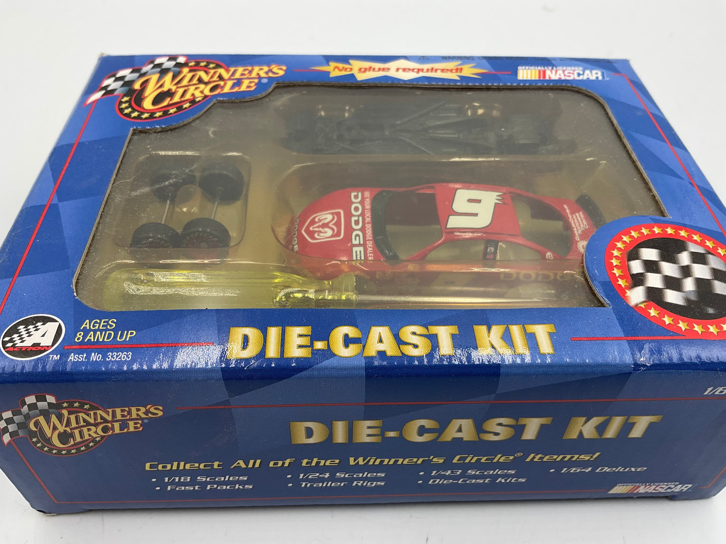 NASCAR Winner’s Circle Die-Cast Kit #9 Kasey Kahne Replicia