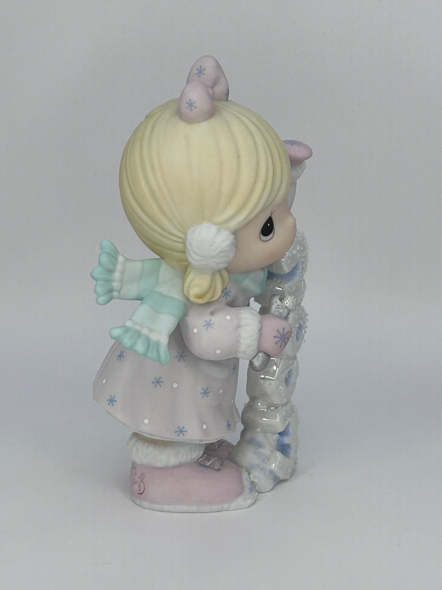 Precious Moments Vintage 2003 Icy Good Times Ahead Hand Painted Porcelain Collectible Figurine Original Box Mint
